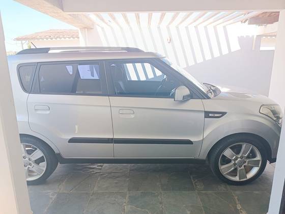 KIA SOUL 1.6 U.153 16V GASOLINA 4P AUTOMÁTICO KIA SOUL 1.6 U.153 16V GASOLINA 4P AUTOMÁTICO